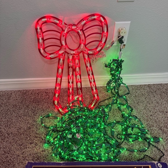 Holiday‎ Time Red and Green String Lights - Picture 2 of 4